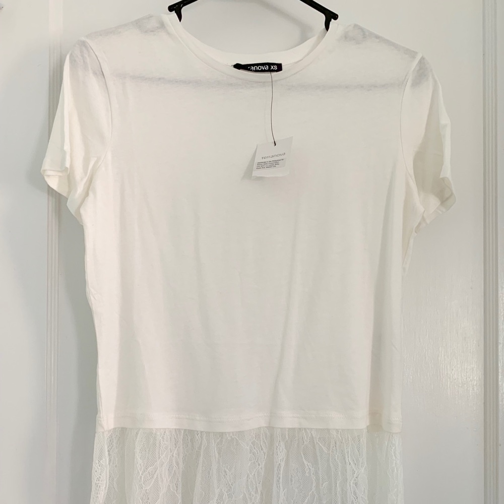 White t-shirt